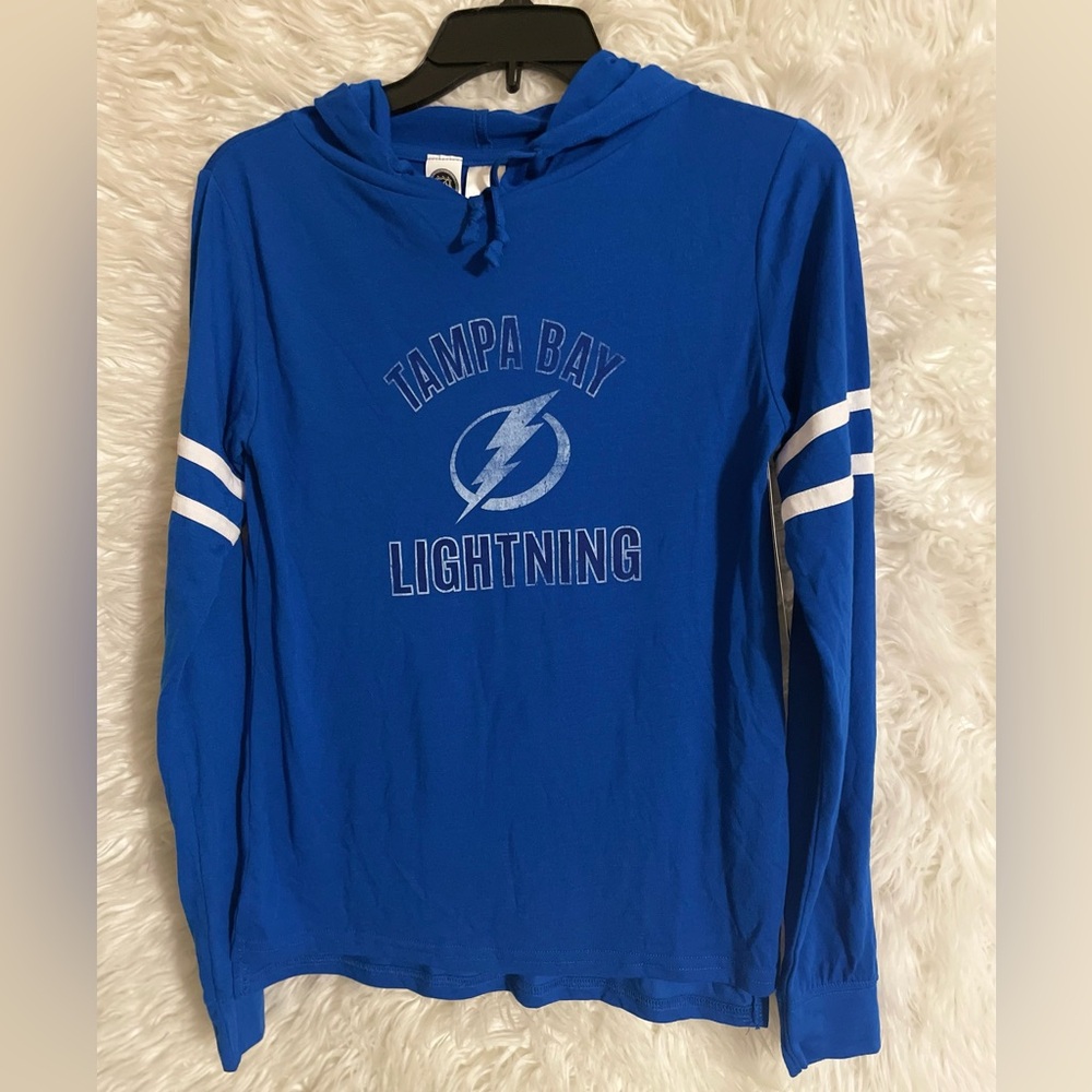 Tampa Bay Lightning NWT Women’s Concepts Sport Pullover Hooded Shirt. Size Small